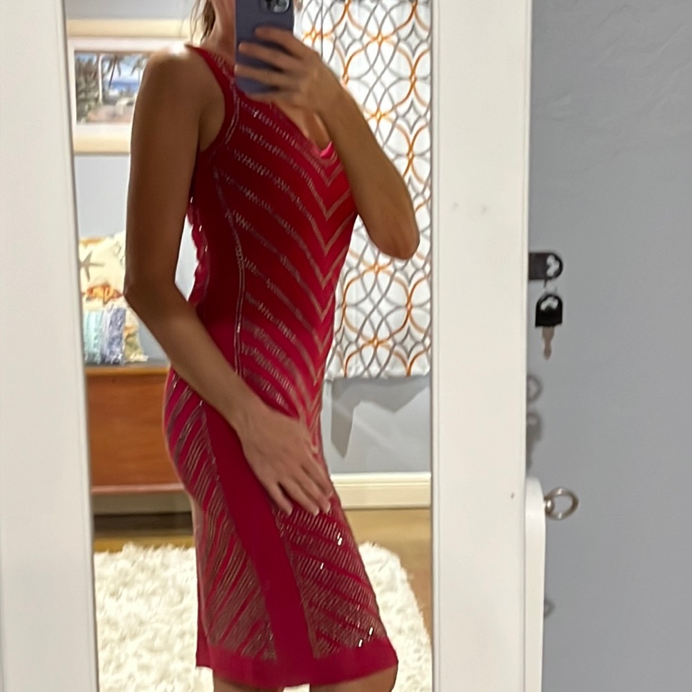 Carmen Marc Valvo woman’s S sleeveless sequenced dark Barbie pink midi dress